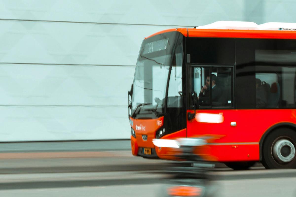 Ahorra y cuida el planeta: usa menos el coche